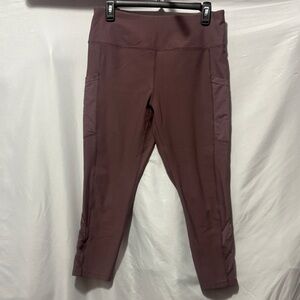 Mondetta Women's Cropped Pants in Mauve
